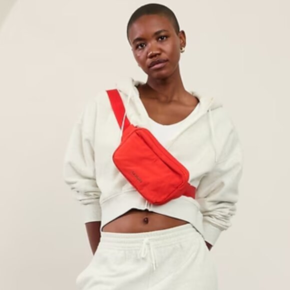 Athleta All About Large Crossbody Belt Bag in Cardinal Red - Picture 4 of 13